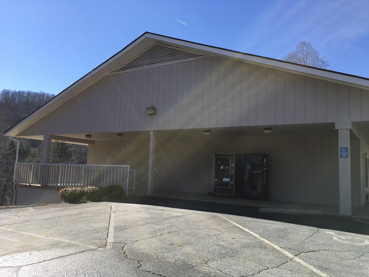 University Inn Cullowhee Eksteriør bilde