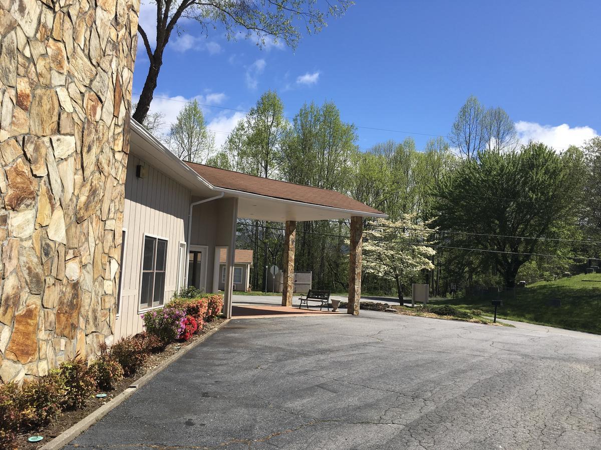University Inn Cullowhee Eksteriør bilde